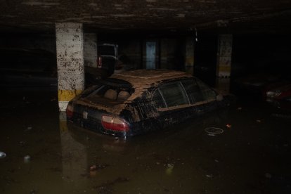 Un garaje inundado por la DANA, a 4 de noviembre de 2024, en Benetússer, Valencia, Comunidad Valenciana (España).