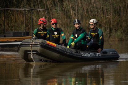 Despliegue de efectivos de la Guardia Civil en búsqueda de desaparecidos en la Albufera de Valencia