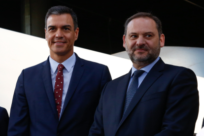 Pedro Sánchez y José Luis Ábalos en un acto en junio de 2019.