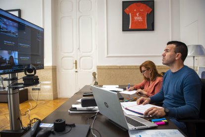 El presidente de la Diputación, Vicent Mompó y la vicepresidenta segunda, Reme Mazzolari.