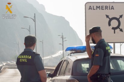 Agentes de la Guardia Civil de Almería en una imagen de archivo.