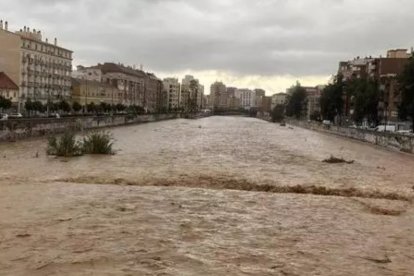 Río Guadalmedina a su paso por Málaga.