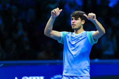 Carlos Alcaraz, tras vencer a Rublev este miércoles en Turín.