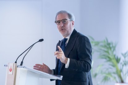 (Foto de ARCHIVO)
El CEO, Héctor Grisi, durante la presentación del tercer trimestre 2024 por el Banco Santander, en la Ciudad Grupo Santander, a 29 de octubre de 2024, en Boadilla del Monte, Madrid (España). Santander ha obtenido un beneficio atribuido de 9.309 millones de euros en los nueve primeros meses de 2024, un 14% más con respecto al mismo periodo del año anterior gracias al 