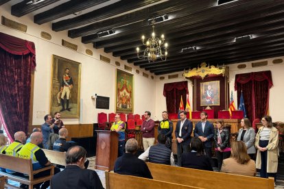 Lectura del manifiesto en el Salón de Plenos del Ayuntamiento de Elche