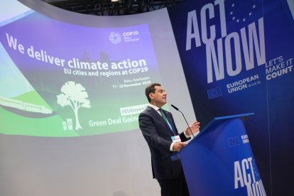 Juanma Moreno, presidente de la Junta de Andalucía, durante su intervención en la COP29 que se celebra en Azerbaiyán.