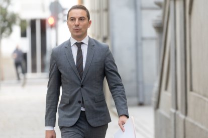 El exsecretario general del PSOE de Madrid, Juan Lobato, a su llegada a testificar en el Tribunal Supremo.