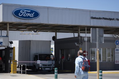 Entrada de la factoría Ford