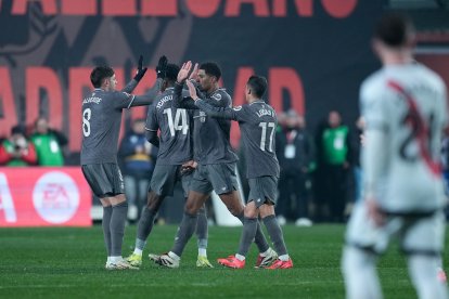 Fede Valverde y Jude Bellingham celebran un gol.