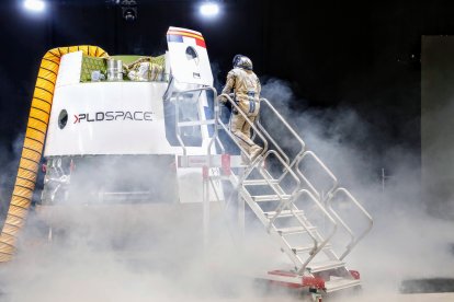 (Foto de ARCHIVO)
Demostración del funcionamiento de una nave espacial durante la celebración de la experiencia BEYOND presentada por PLD Space, a 7 de octubre de 2024, en Elche, Alicante, Comunidad Valenciana (España). La compañía aeronáutica ha presentado sus planes para la próxima década y cómo será el cohete 'Miura 5'. PLD Space lanzó el primer cohete europeo privado.
Joaquín P.Reina / Europa Press
07 OCTUBRE 2024;PDL;SPACE;PLANES;DÉCADA
07/10/2024