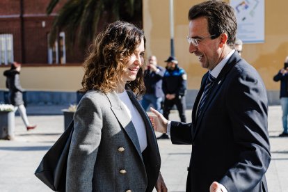 El alcalde de Leganés, Miguel Ángel Recuenco, junto a Isabel Díaz-Ayuso