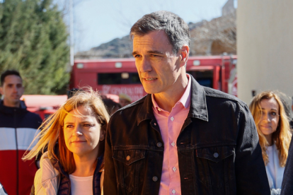 La delegada del Gobierno, Pilar Bernabé, y el presidente del Gobierno, Pedro Sánchez