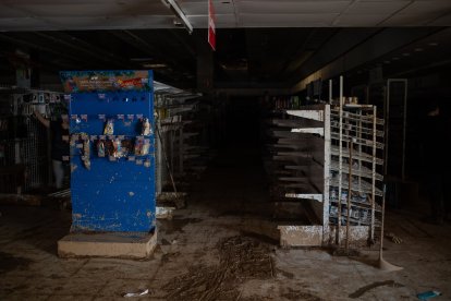 Interior de un comercio que ha sido saqueado durante la noche, a 8 de noviembre de 2024, en Paiporta.
