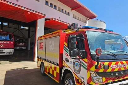 Imagen de archivo de un camión de bomberos del Consorcio Provincial de Huelva.
