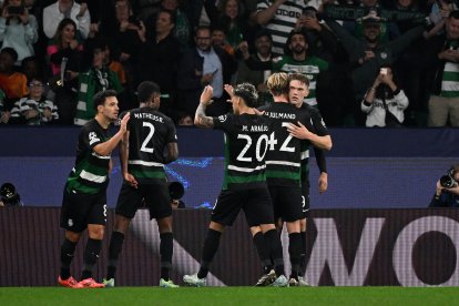 Viktor Gyokeres celebra un gol con el Sporting de Portugal.