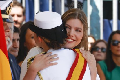 La Zarzuela despeja la incógnita sobre la Infanta Sofía a 18.500 euros al  año: división entre expertos