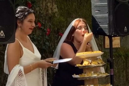 La boda de Ángela Rodríguez Pam con una 'tarta de tortilla', refrescos de  Palestina y sin Irene Montero