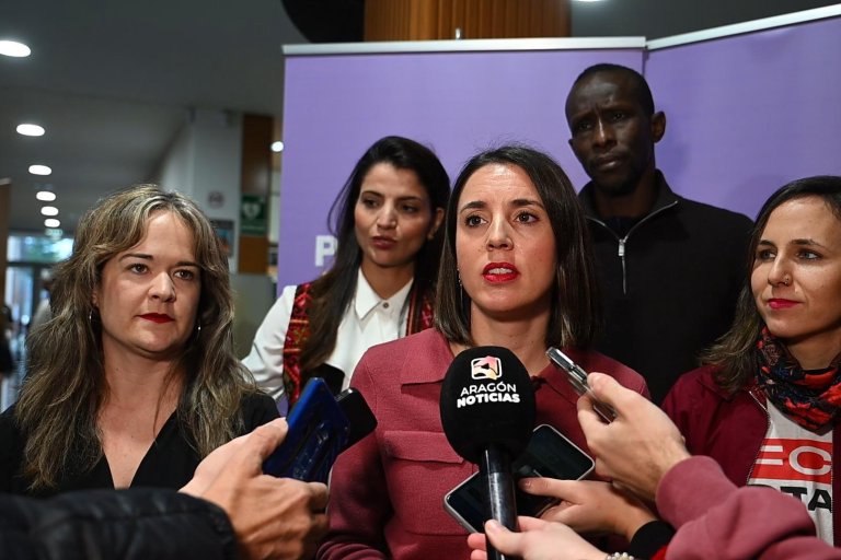 Irene Montero no reúne ni 40 personas en su gran mitin de Podemos en Aragón: "Hay más gente en el Mercadona"