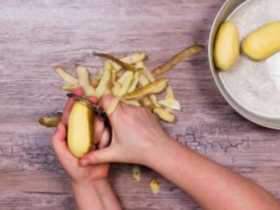 Pelar y cortar patatas
