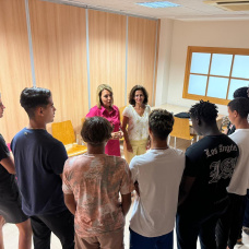 Visita de Susana Camarero a la residencia Las Virtudes de Villena (Alicante)