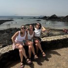 Irene Montero en una foto junto a sus amigas durante las vacaciones.