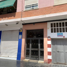 Portal de la vivienda de la calle Jerónimo Monsoriu de València donde sucedieron los hechos