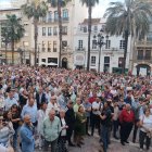Onubenses en la concentración por las infraestructuras en mayo en la Plaza de las Monjas de Huelva capital.