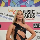 La cantante Lola Índigo durante el photocall de Los40 Music Awards.