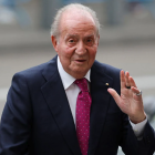 El Rey Juan Carlos ha donado varios de sus trajes al Mercadillo Nuevo Futuro.