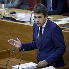 Carlos Mazón compareciendo en Les Corts