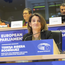 La candidata a comisaria europea y actual ministra de Transición Ecológica en España, Teresa Ribera.