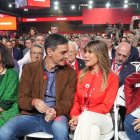 El Presidente del Gobierno, Pedro Sánchez, y su esposa, Begoña Gómez