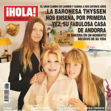 Carmen Thyssen con sus hijas.