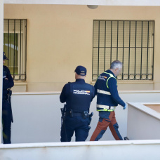 La Policía en Málaga en el homicidio de una mujer a manos de su hermano.