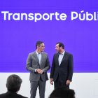 El presidente del Gobierno, Pedro Sánchez y el ministro de Transportes y Movilidad Sostenible, Óscar Puente.