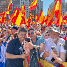 Carlos Mazón en la manifestación organizada por el PP en Madrid