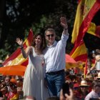 Feijóo, y Ayuso, durante la concentración del PP