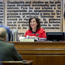 La ministra de Defensa, Margarita Robles (c), durante la comparecencia ante la Comisión de Defensa, en el Senado, a 26 de agosto de 2025, en Madrid (España). Durante la comparecencia, ha informado sobre las medidas adoptadas por su ministerio ante la grave situación de incendios forestales que afecta a distintos territorios del país, y que ha requerido la intervención urgente de unidades de las Fuerzas Armadas.

Alberto Ortega / Europa Press
26 AGOSTO 2025;SENADO;MINISTRA;DEFENSA;COMPARECIENTE;SENADO;COMPARECENCIA;INCENDIOS;UME;
26/8/2025