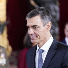 El presidente del Gobierno, Pedro Sánchez, durante la recepción con motivo del día de la Fiesta Nacional en el Palacio Real