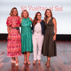 Mara Lezama, Gobernadora de Quintana Roo junto a la familia Piñero en MegaFam Trip 50 Aniversario
