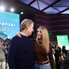 El presidente del PP, Alberto Núñez Feijóo, y la presidenta del PP de Extremadura, María Guardiola
