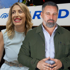 La presidenta en funciones de la Junta de Extremadura María Guardiola, el líder de Vox Santiago Abascal y el Presidente en funciones de la Junta de Aragón Jorge Azcón