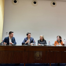 Mesa redonda en el Ateneo de Valencia