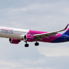 Wizz Air intensifica su presencia en España con un aumento del 34% en su capacidad para 2026 y el lanzamiento de cinco nuevas rutas internacionales, reforzando la conectividad de varios aeropuertos regionales y su posición en el segmento low cost europeo.