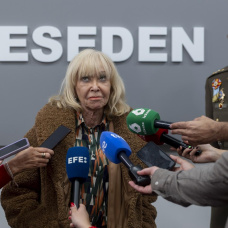 María Teresa Fernánez de la Vega.