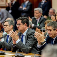 Los ministros Félix Bolaños, Óscar López y el portavoz del PSOE en el Congreso, Patxi López.