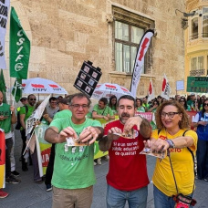 Representantes sindicales en una protesta ante el Palau de la Generalitat

EUROPA PRESS
13/5/2026