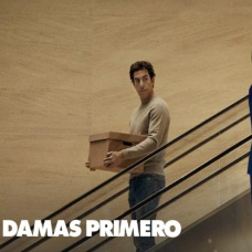 'Las damas primero' (Ladies First)