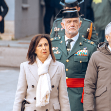 La ministra de Defensa, Margarita Robles, y el ministro de Interior, Fernando Grande-Marlaska, y el DAO de la Guardia Civil, Manuel Llamas.