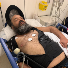 Ignatius Farray al ser atendido tras su caída.